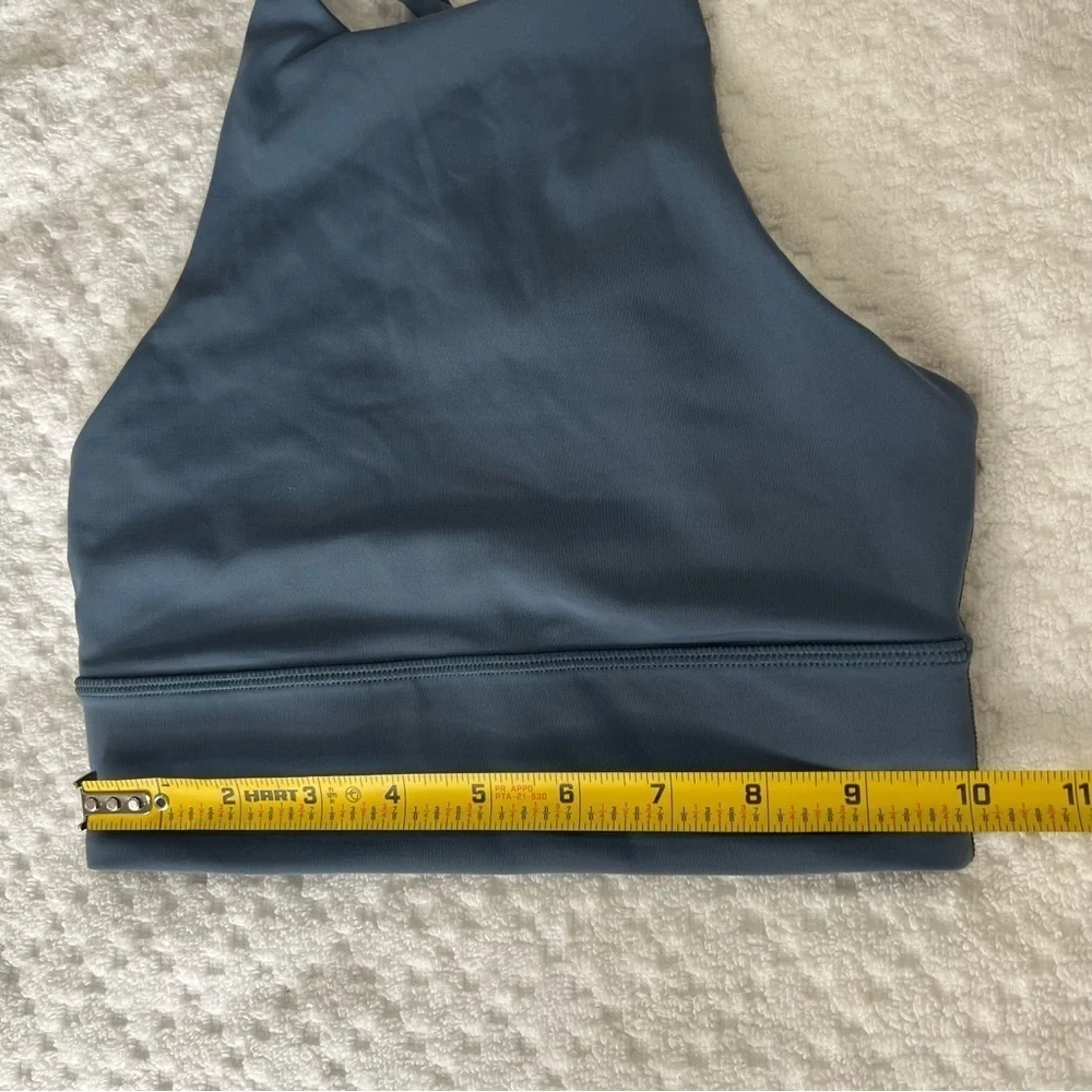 ! Lululemon Women's  Crop-top